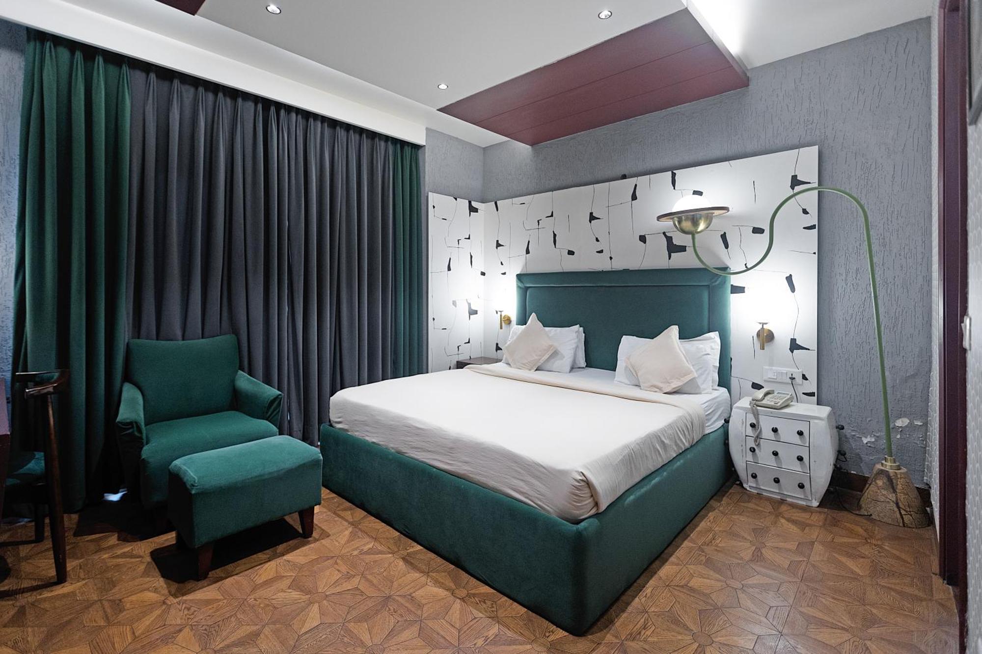 The Grand Vikalp By Saga Hotels Nuova Delhi Esterno foto