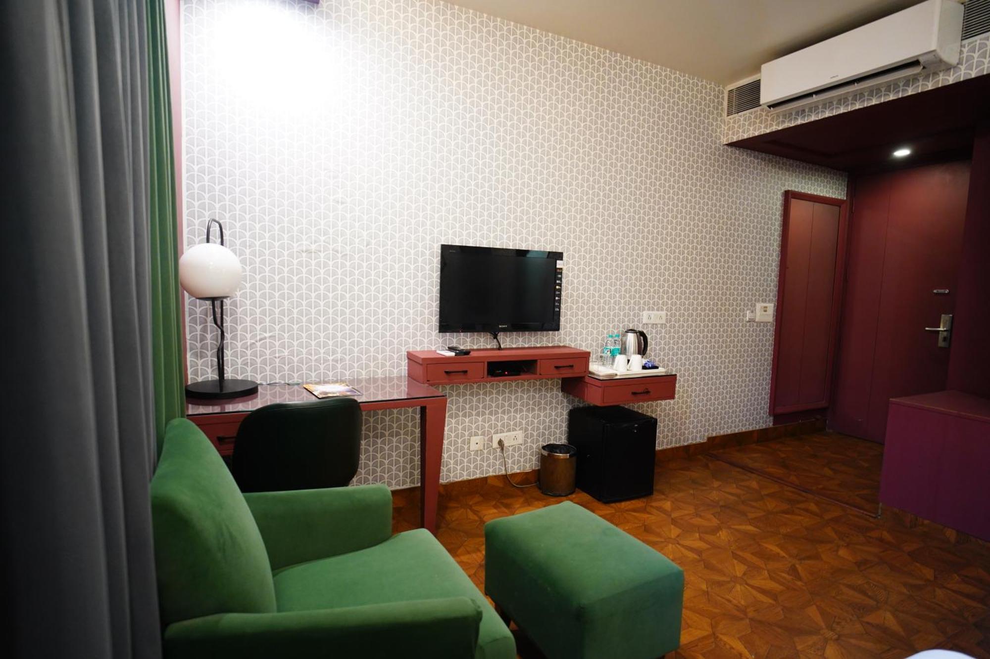 The Grand Vikalp By Saga Hotels Nuova Delhi Esterno foto