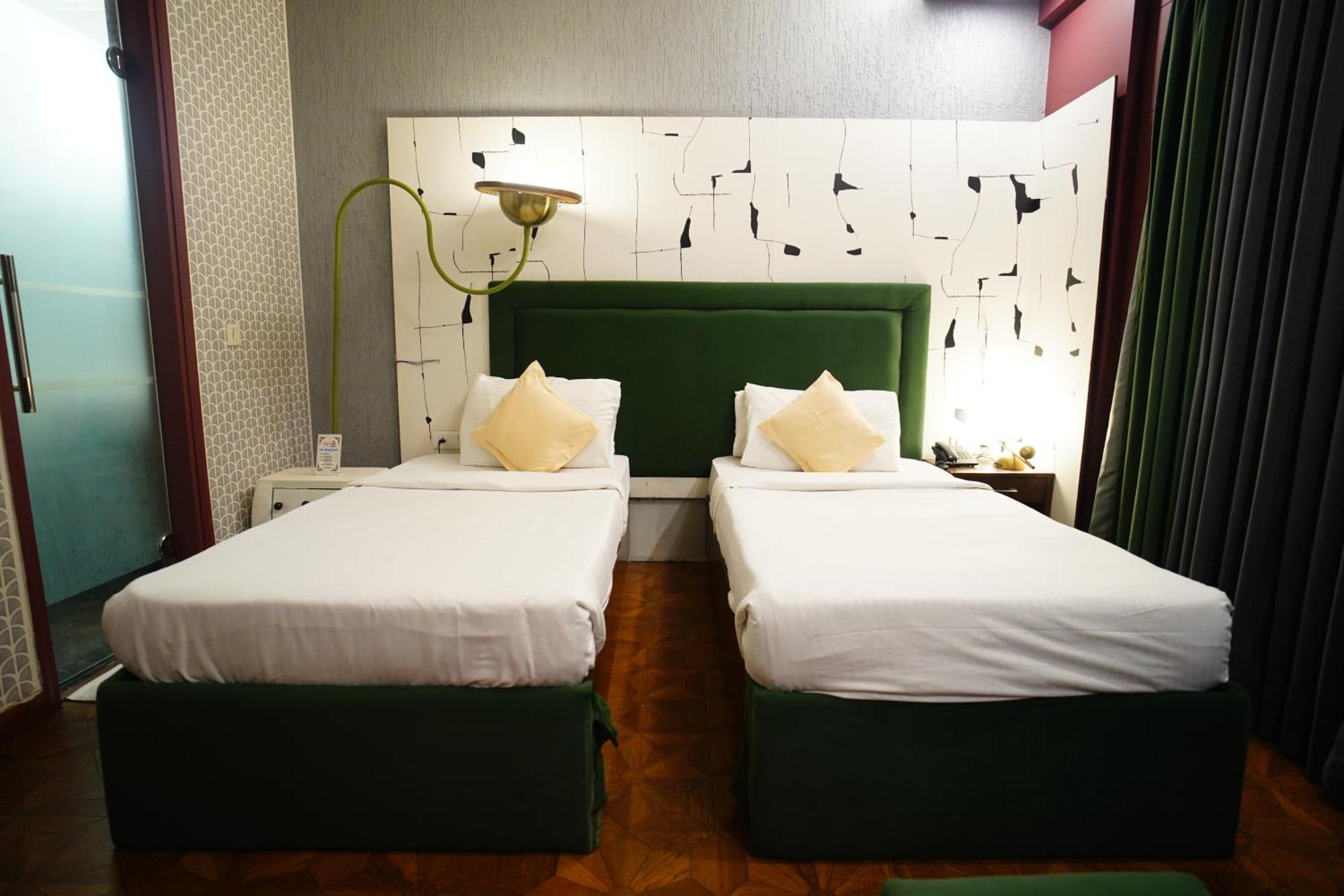 The Grand Vikalp By Saga Hotels Nuova Delhi Esterno foto