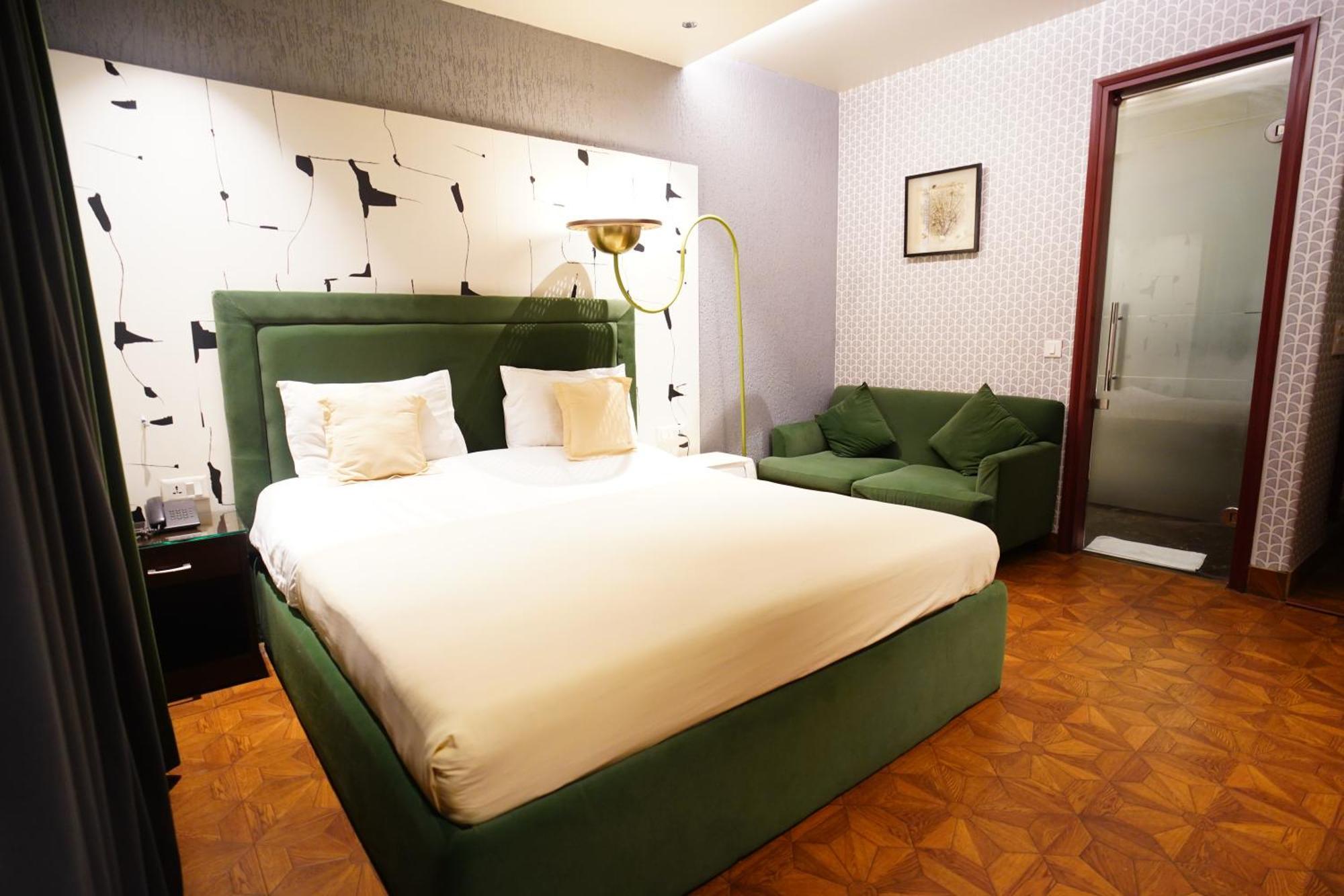 The Grand Vikalp By Saga Hotels Nuova Delhi Esterno foto